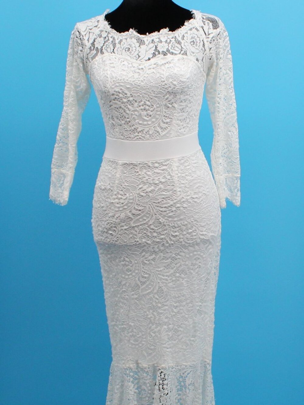 Vintage White Lace Gown Form-Fitting Mermaid Long Waterfall Hem Wedding Romantic